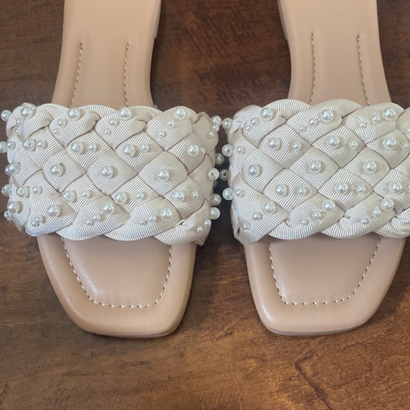 A New Day Carissa Pearl Sandals / Size 6 - Picture 2 of 9